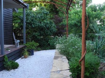 Landscape design Melbourne | Sandra McMahon Gardenscape Design | Well designed hard landscaping and sculptural elements contribute to the seamless integration of building and landscape.
